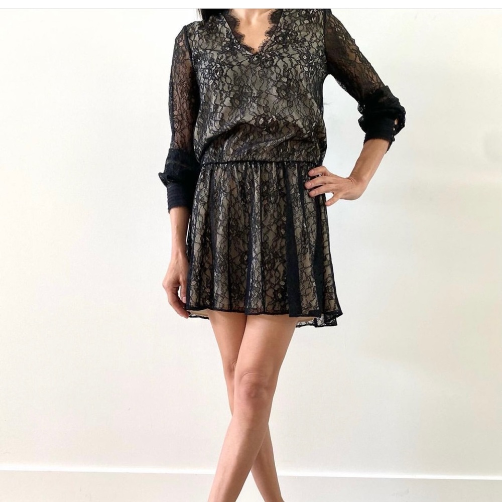 Beautiful lace Alice + Olivia long sleeve dress. Size 0.